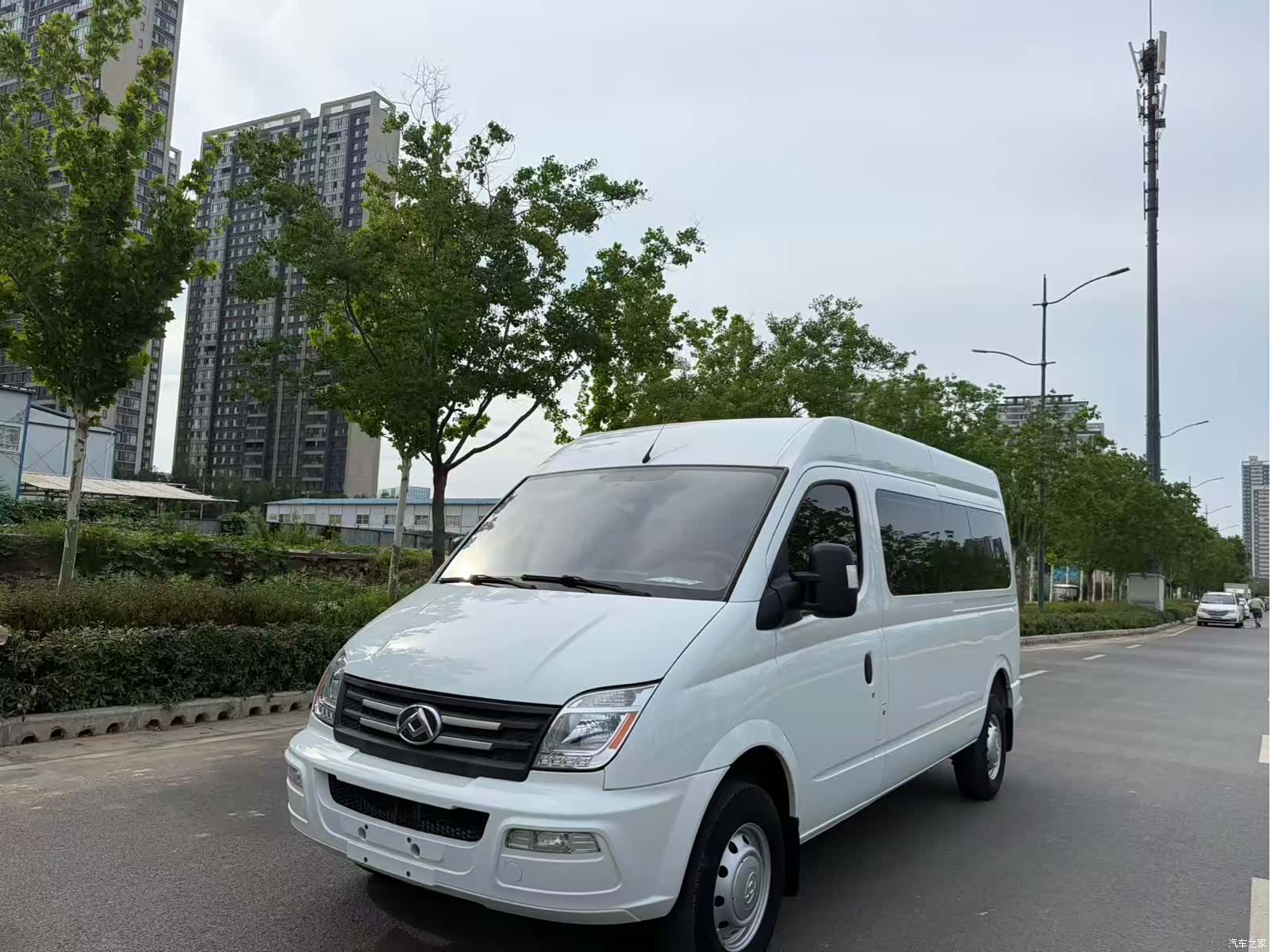 Maxus V80, 2023 1