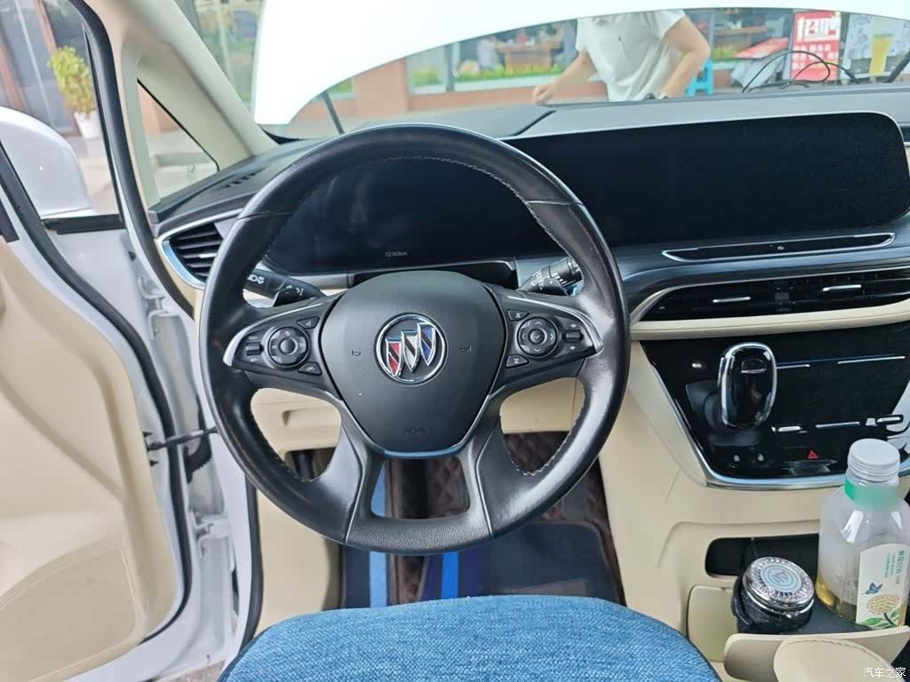 Buick GL8, 2022 3