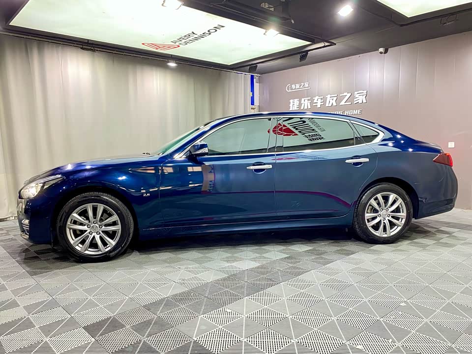 Infiniti Q70 Infiniti Q70