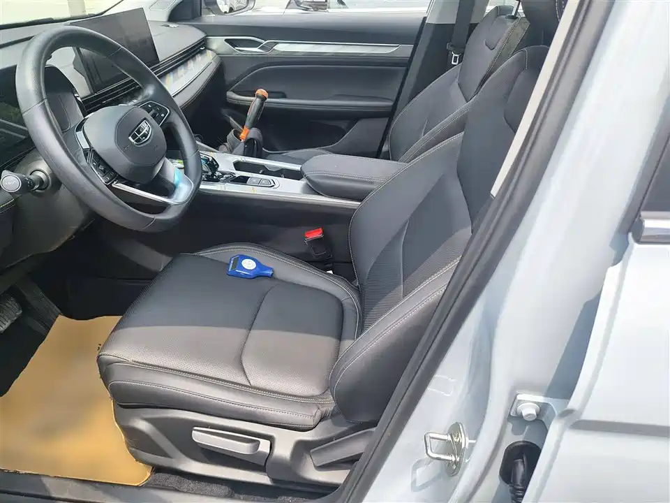 Geely Emgrand L HiP Geely Emgrand L HiP