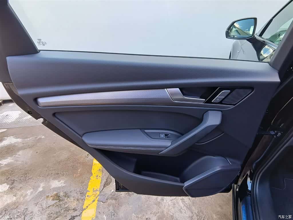Audi Q5L, 2025 23