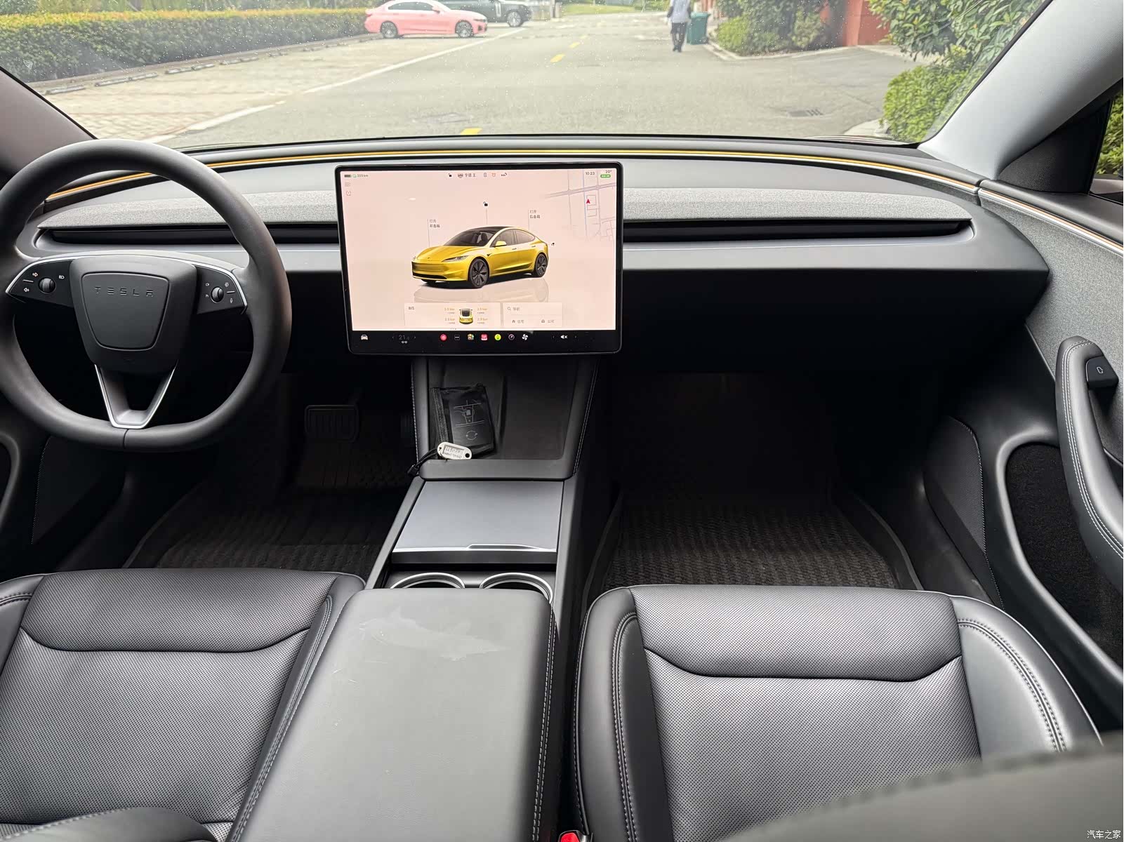 Tesla Model 3, 2025 6