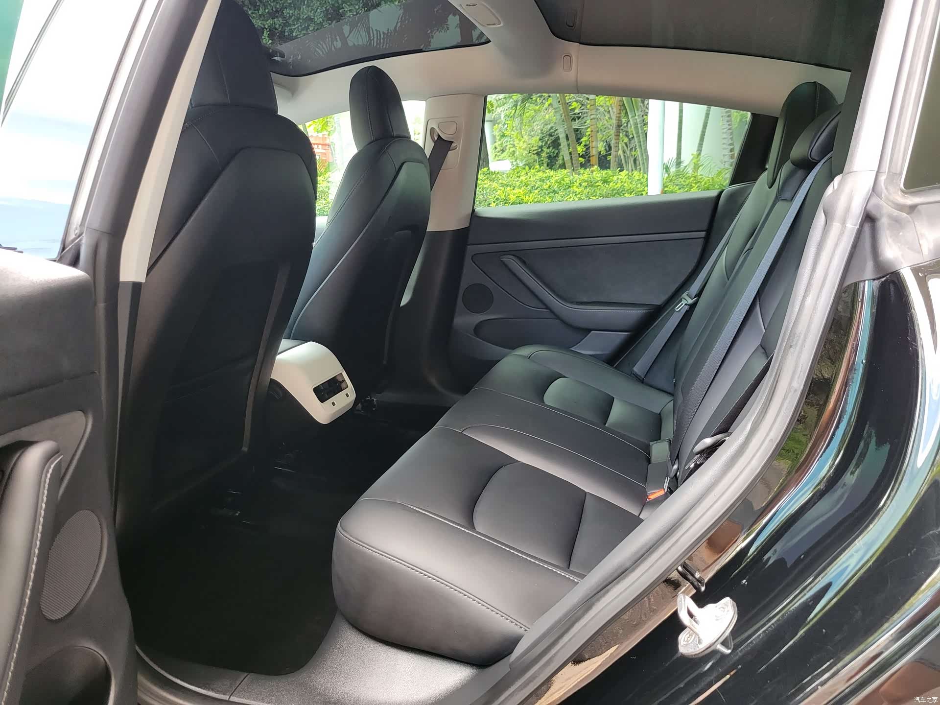 Tesla Model 3, 2022 10