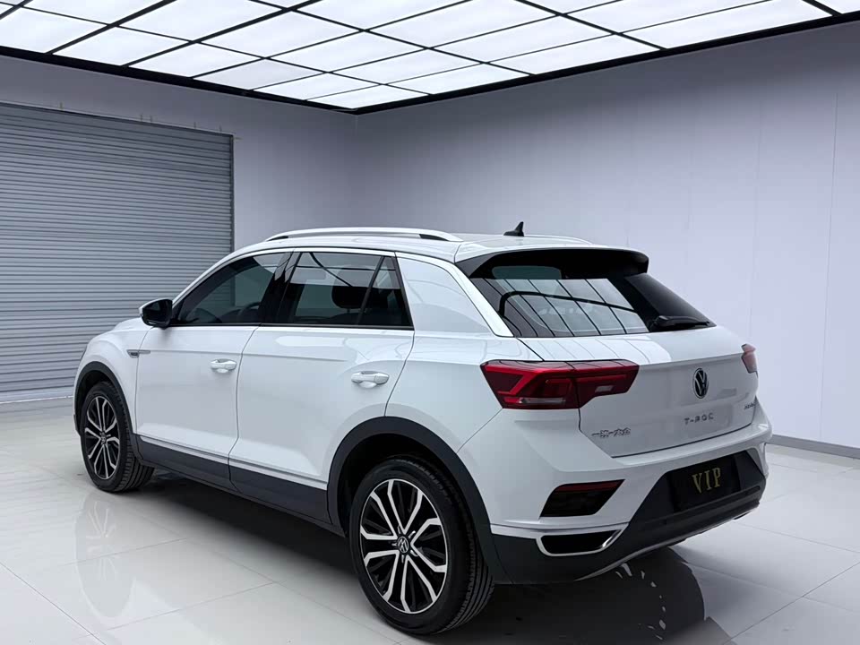 Volkswagen T-ROC exploring Songs