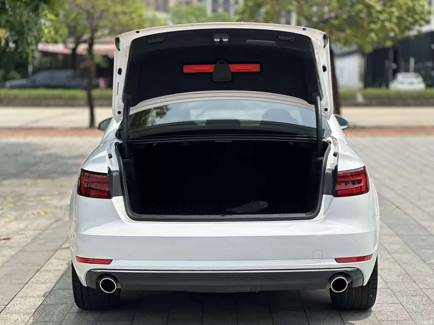 Audi A4L, 2018 15