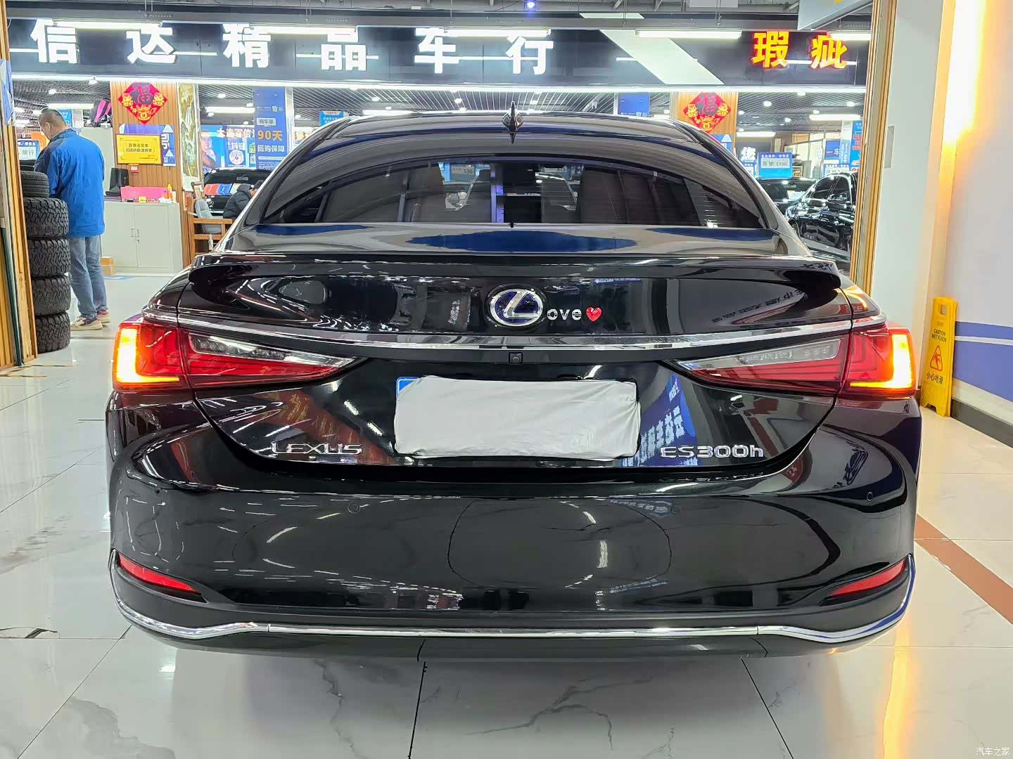 Lexus ES, 2018 все фото
