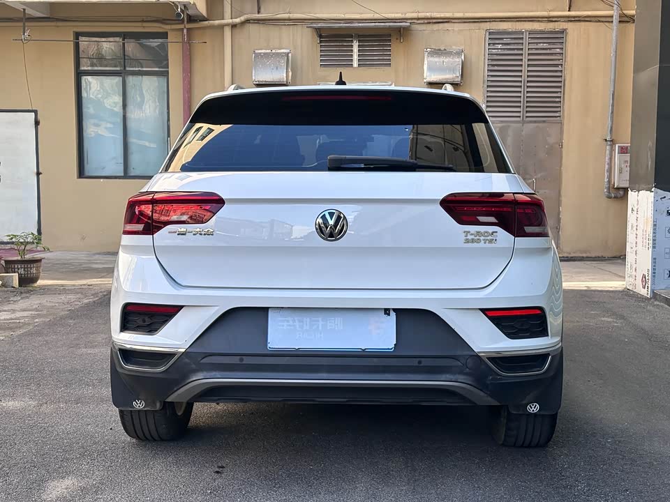 Volkswagen T-ROC exploring Songs