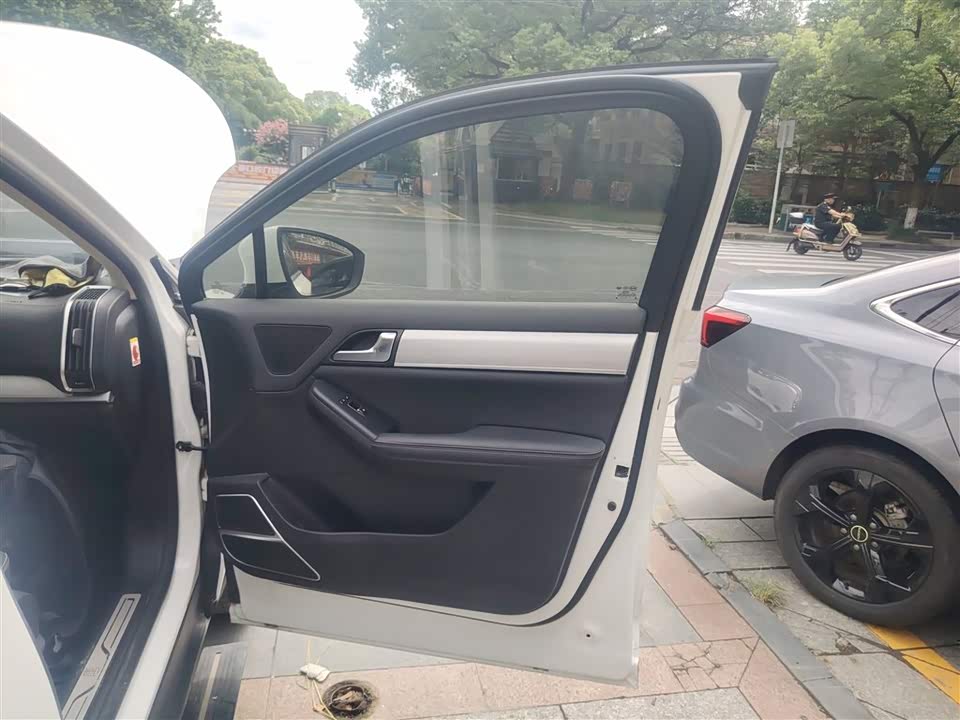 BYD Tang