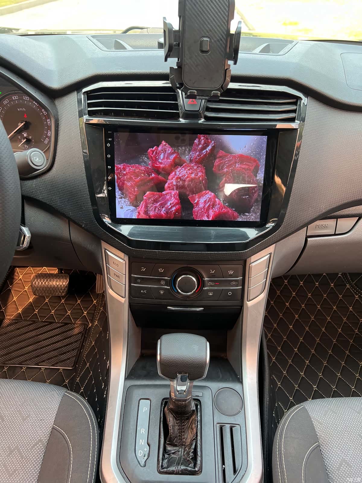 Maxus T60, 2018 13