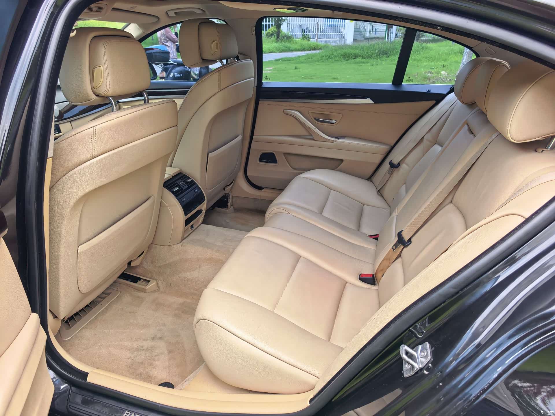 BMW 5 Series, 2013 9