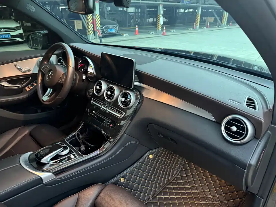 Mercedes-Benz GLC Mercedes-Benz GLC