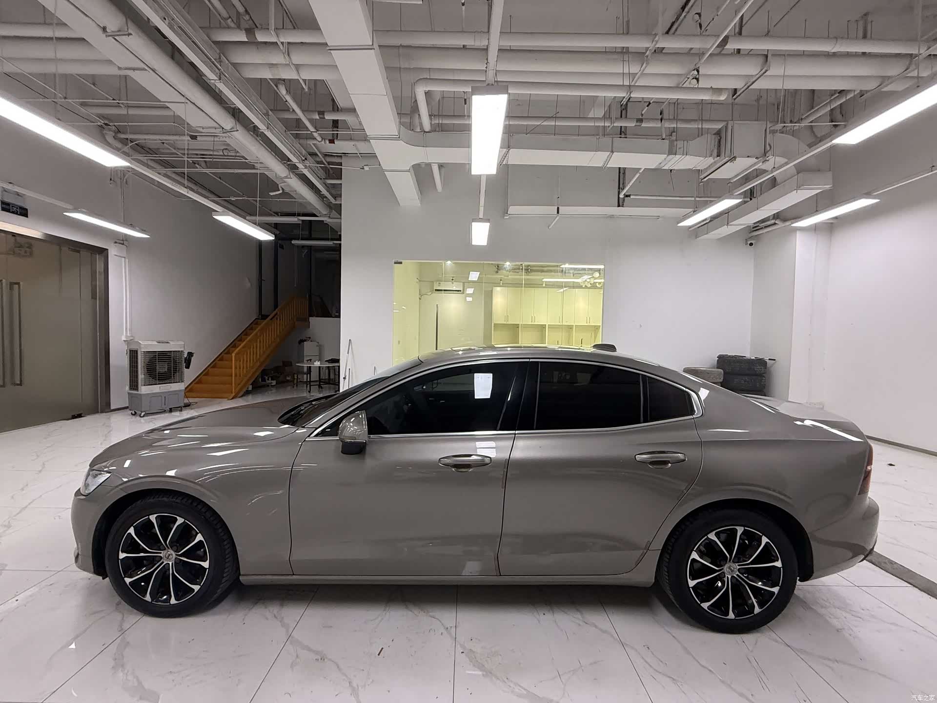 Volvo S60, 2021 3