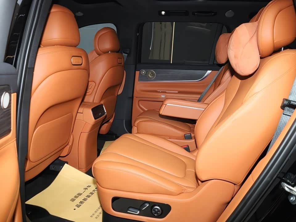 AITO Ask the world M9