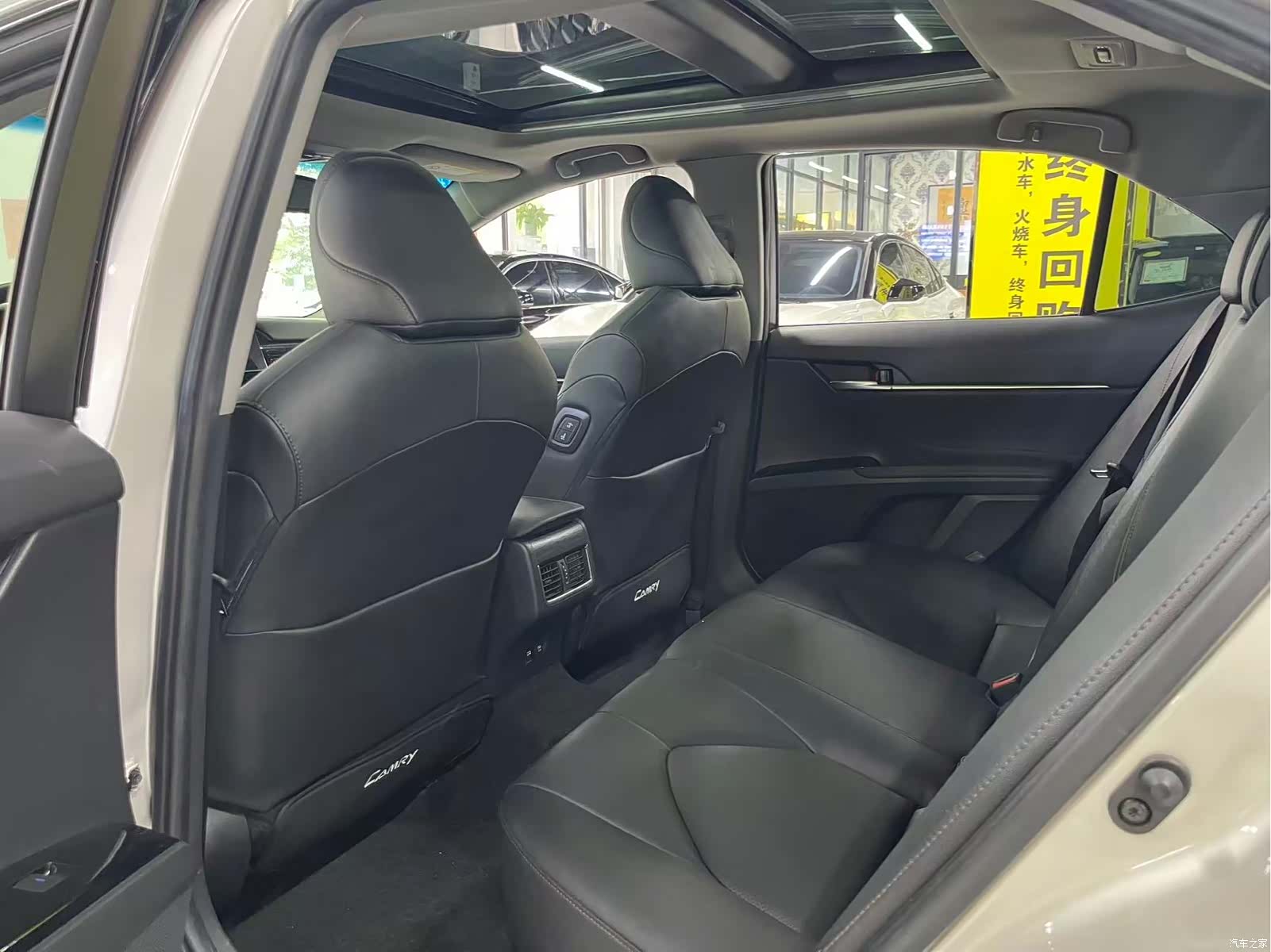 Toyota Camry, 2022 8