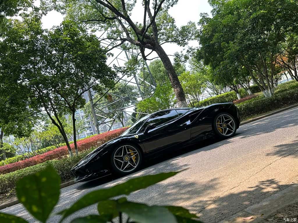 Ferrari F8, 2022 9