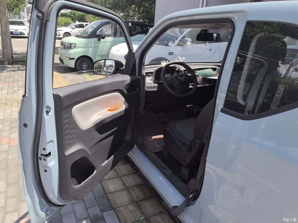 Wuling MINIEV, 2021 13