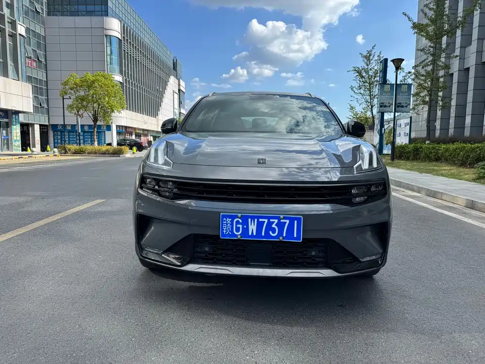 Lynk & Co 06 Lynk & Co 06