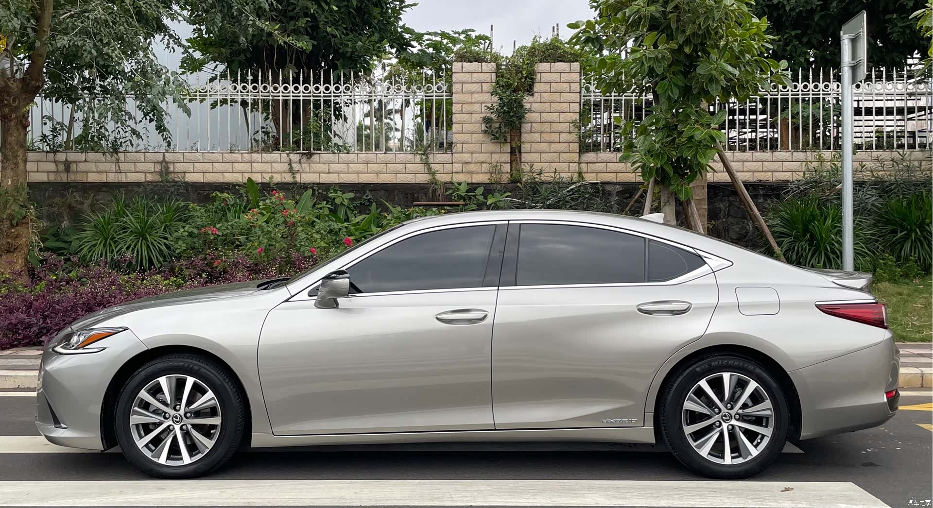 Lexus ES, 2021 12