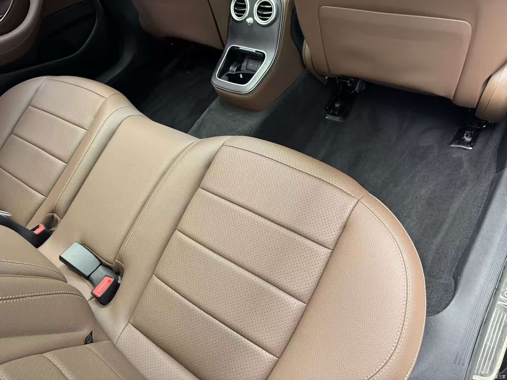 Mercedes-Benz E-Class, 2023 19