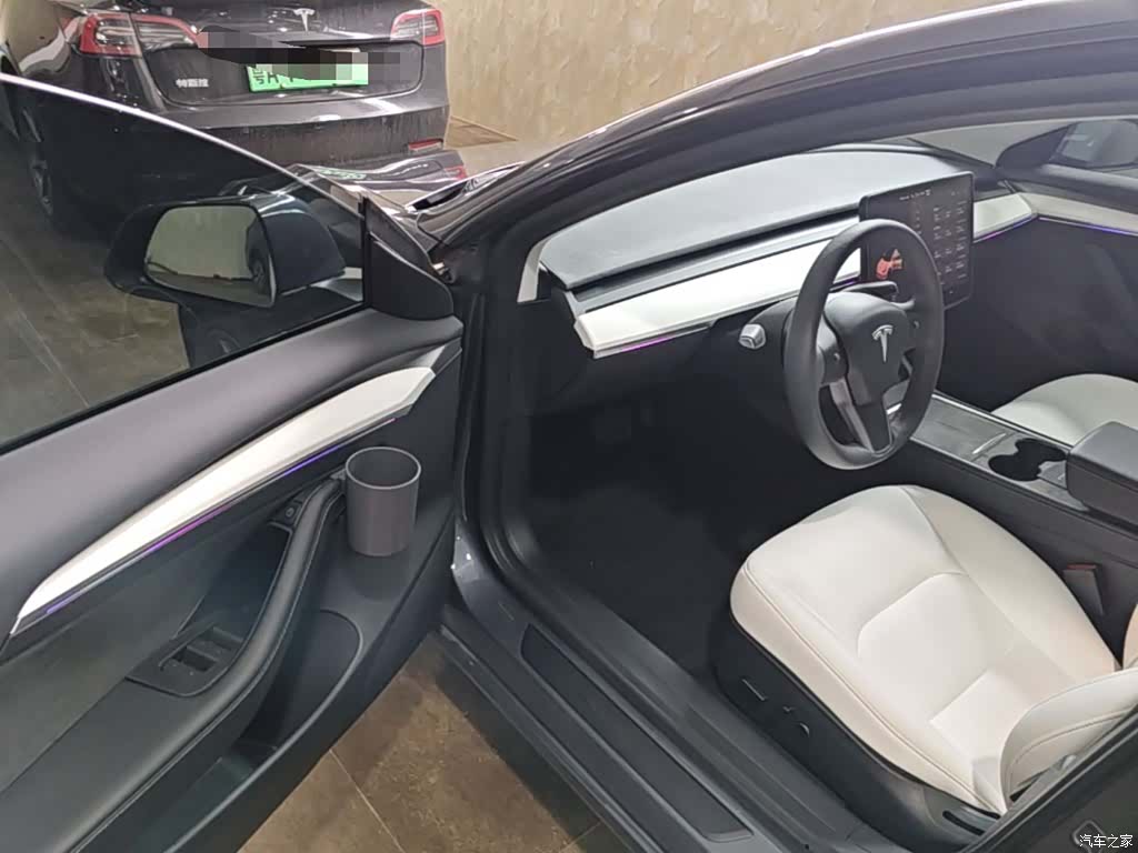 Tesla Model 3, 2023 16