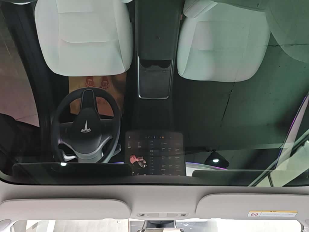 Tesla Model 3, 2023 18