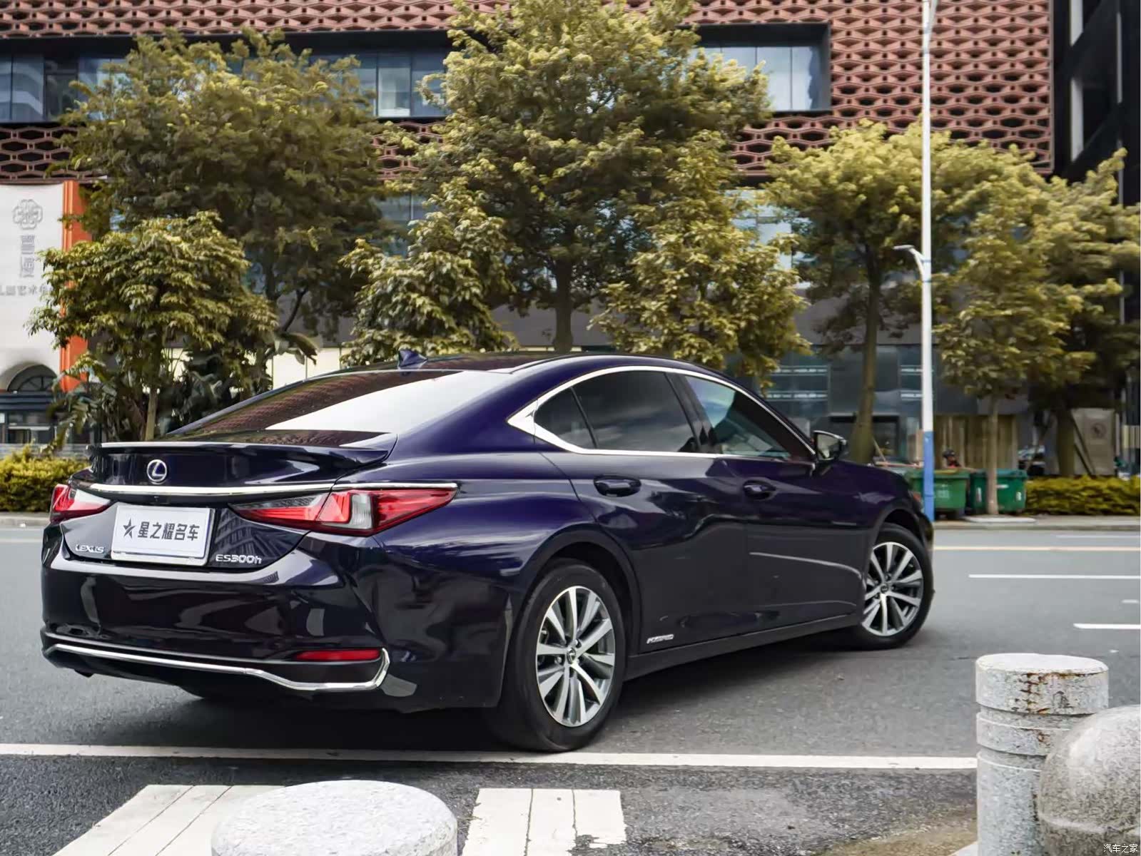 Lexus ES, 2020 3