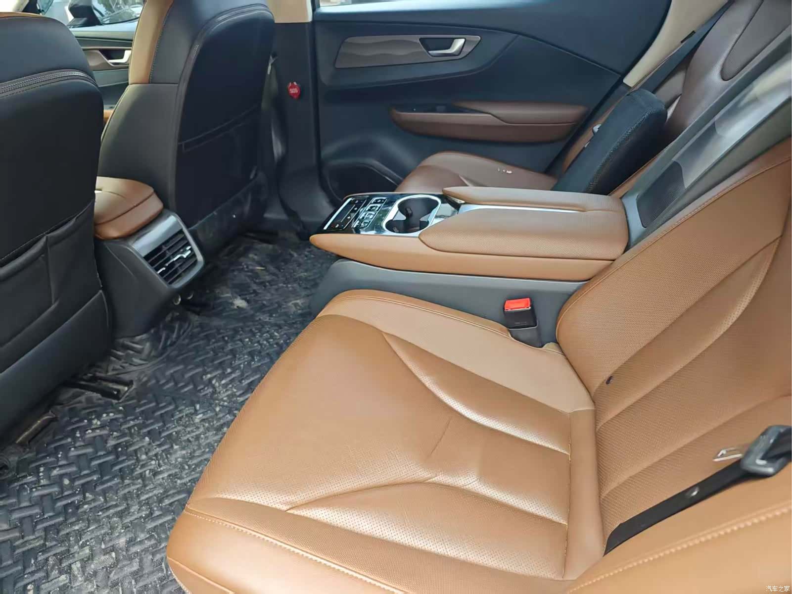 Hongqi QM5, 2021 8