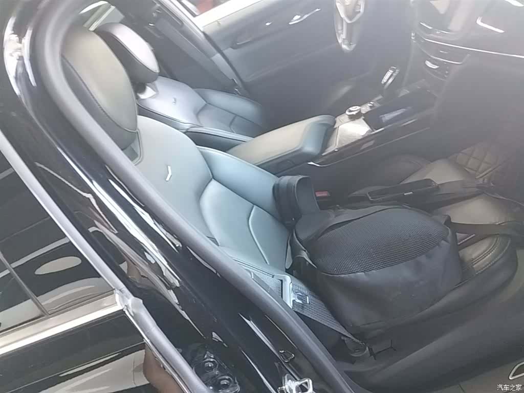 Cadillac CT6, 2023 25