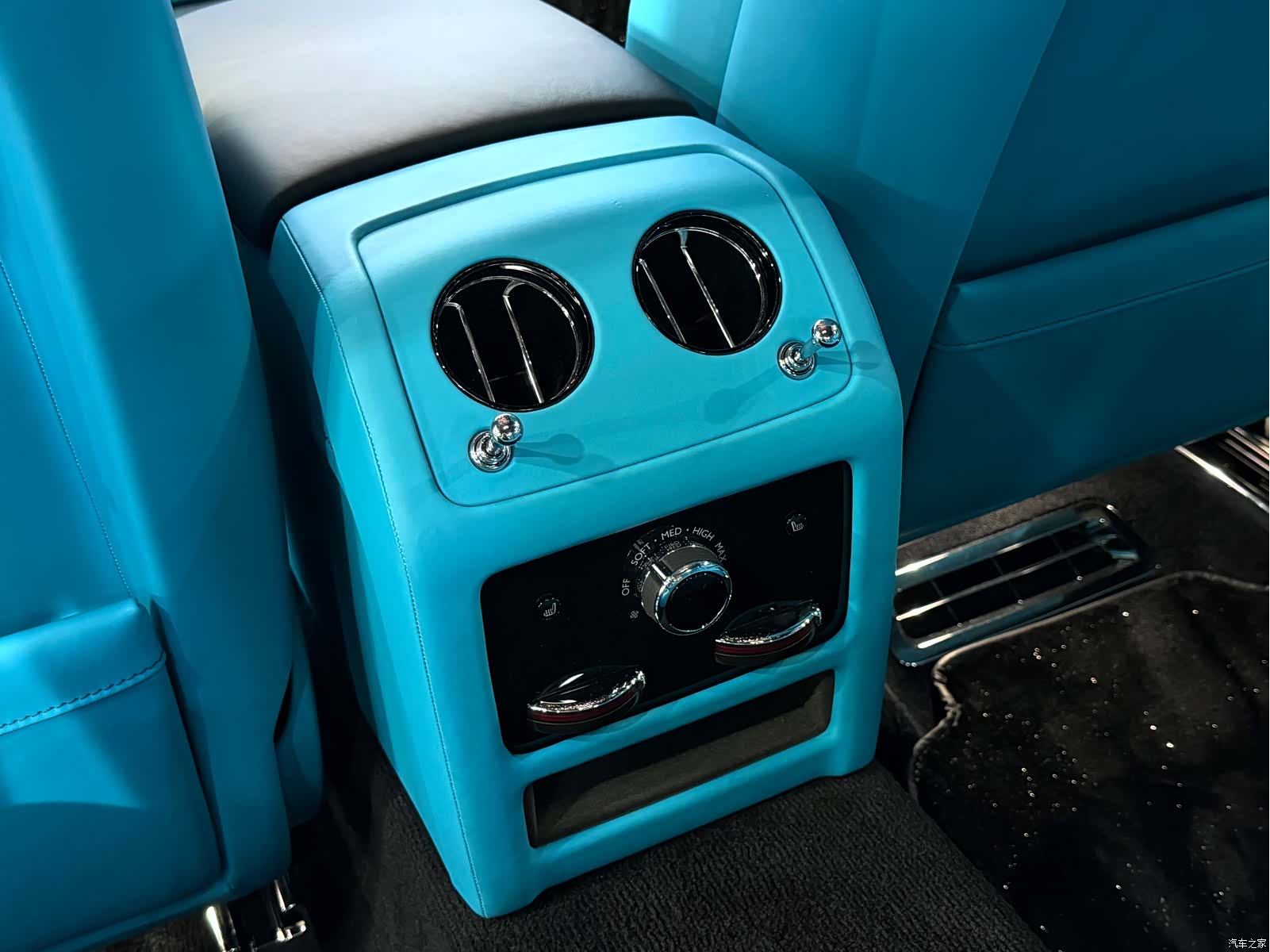 Rolls-Royce Ghost, 2023 23