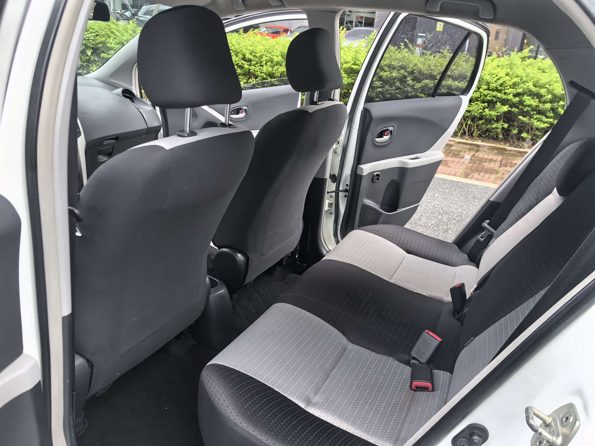 Toyota 1.6GS, 2012 21