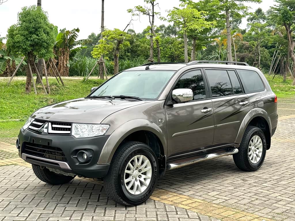 Mitsubishi ·