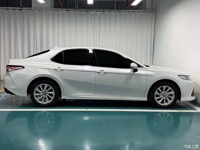 Toyota Camry, 2022 8