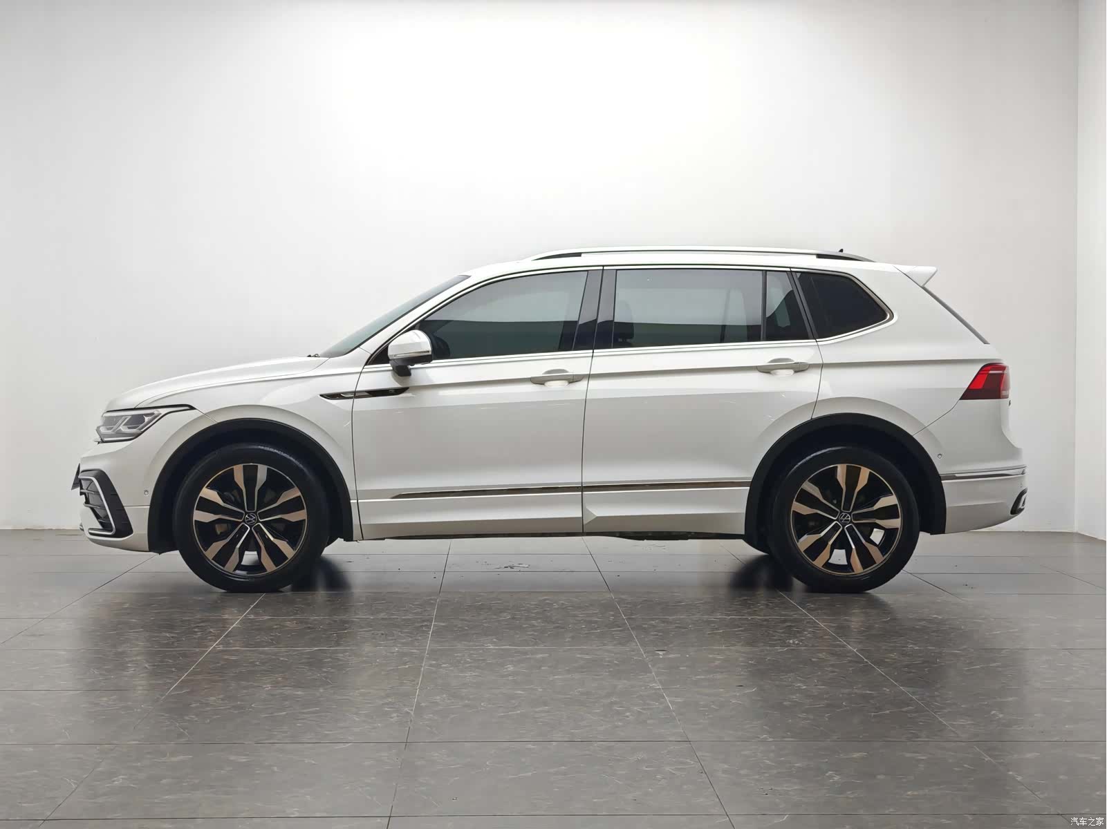 Volkswagen Tiguan L, 2022 10