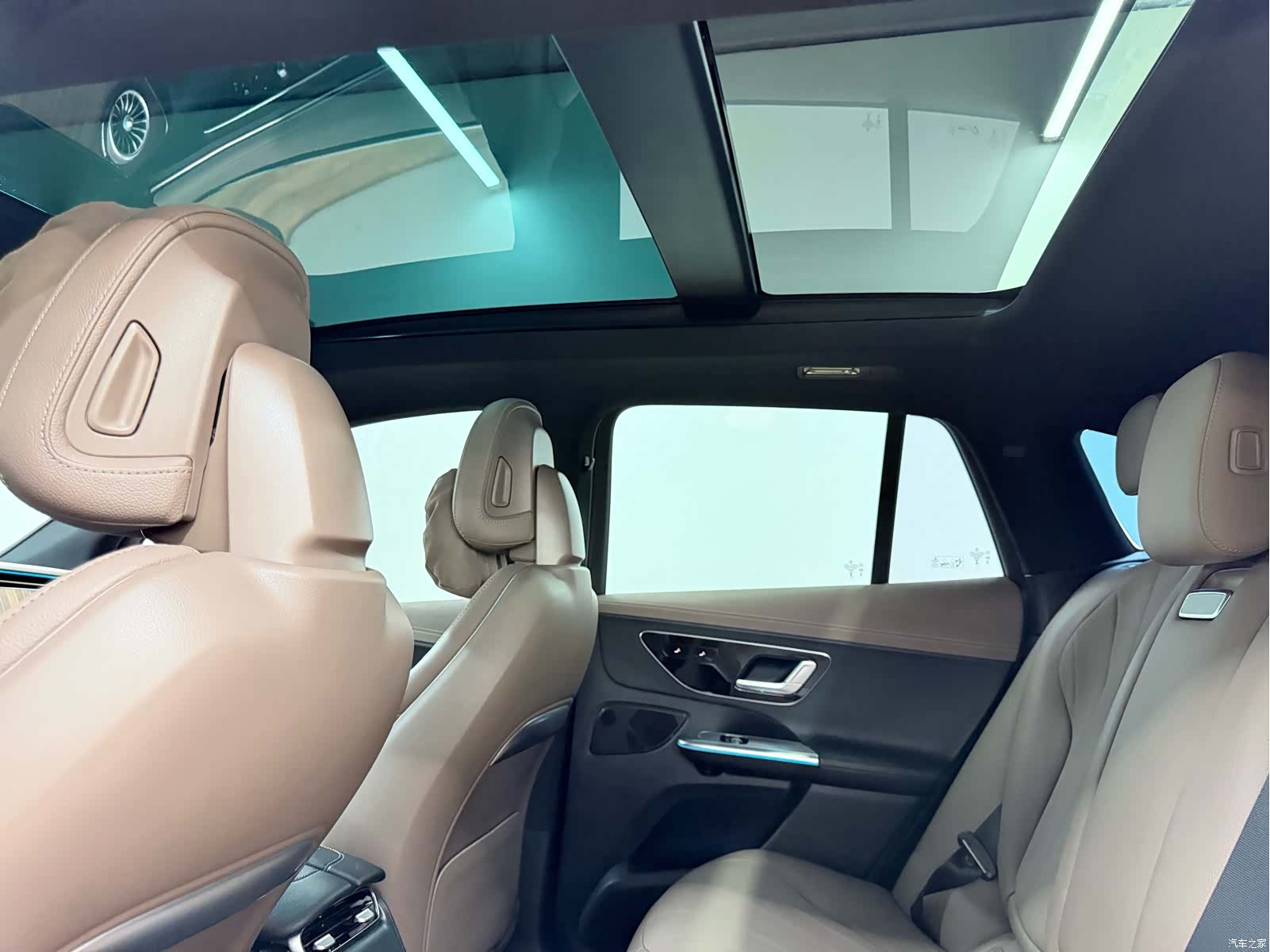 Mercedes-Benz EQE, 2023 16