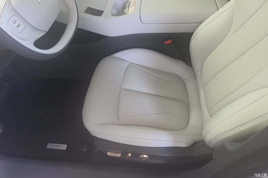 Xpeng P7, 2025 9