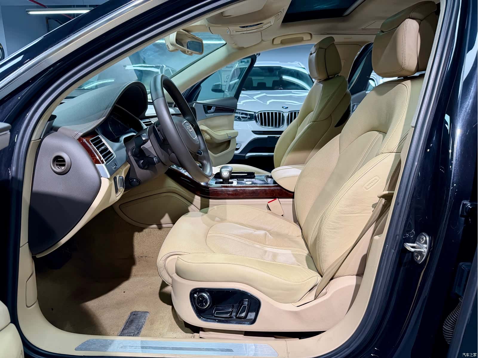 Audi A8L, 2011 10