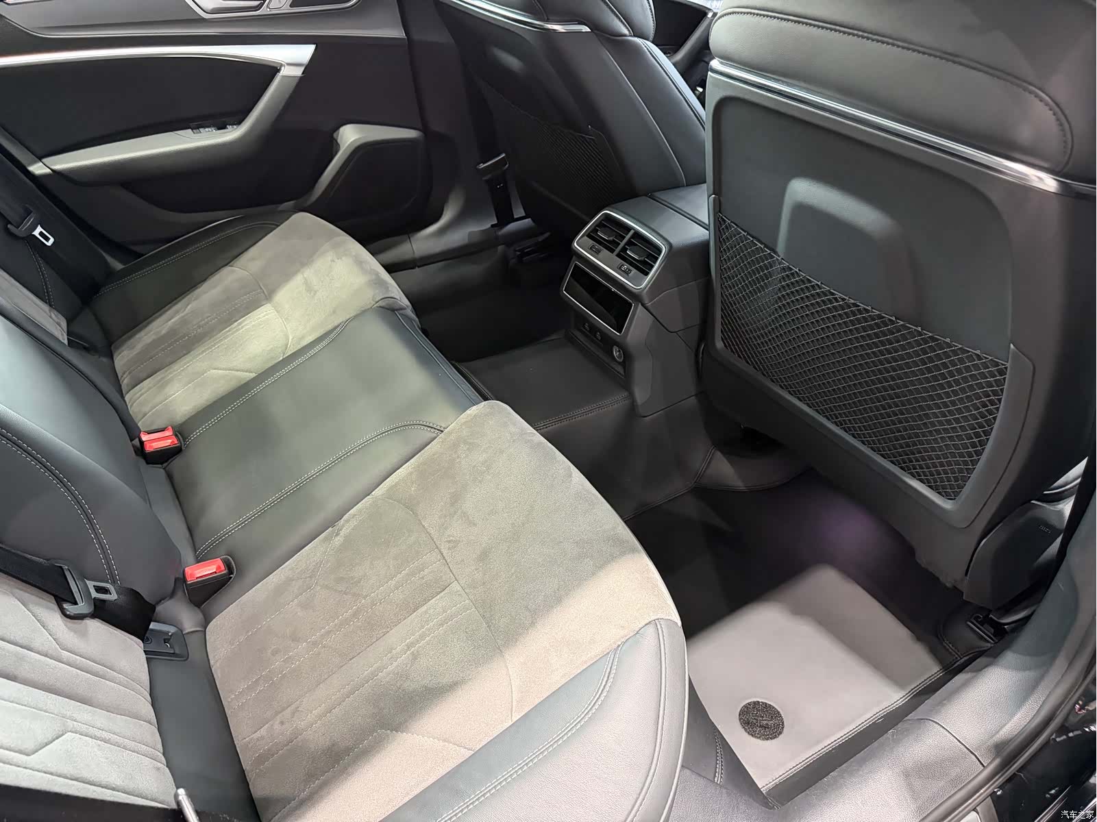 Audi A6L, 2024 14