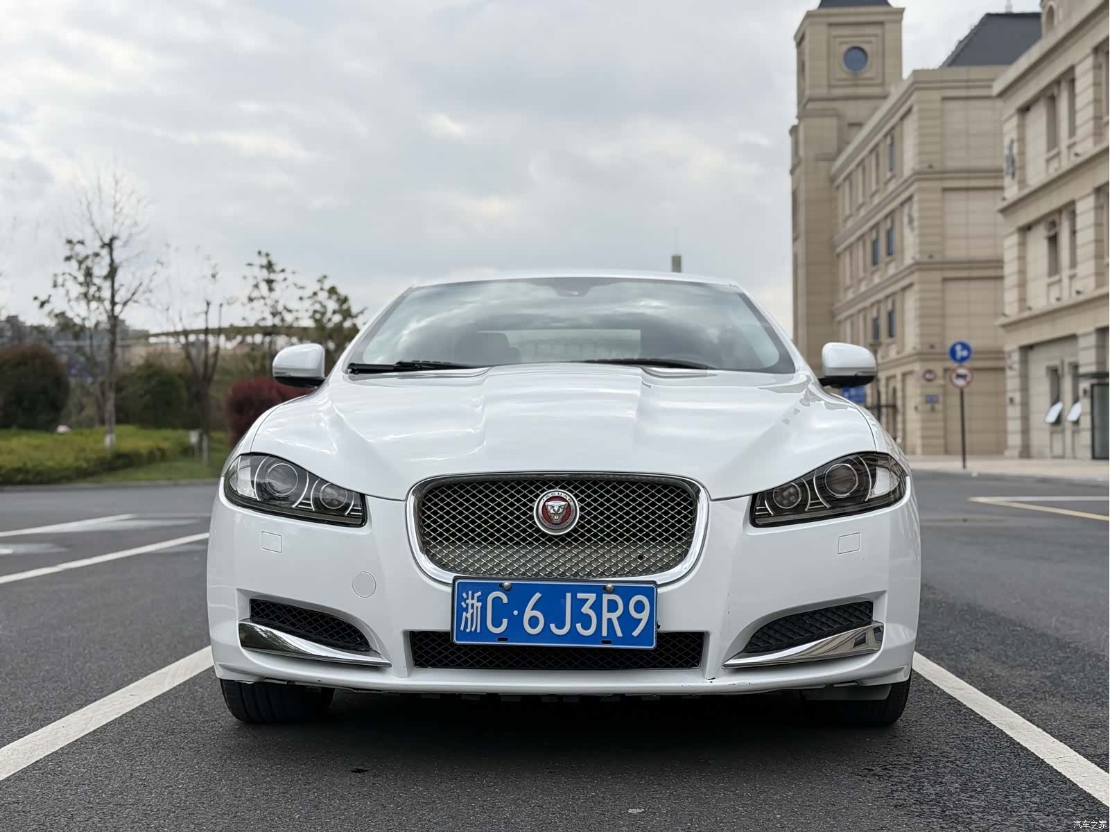 Jaguar XF, 2014 1
