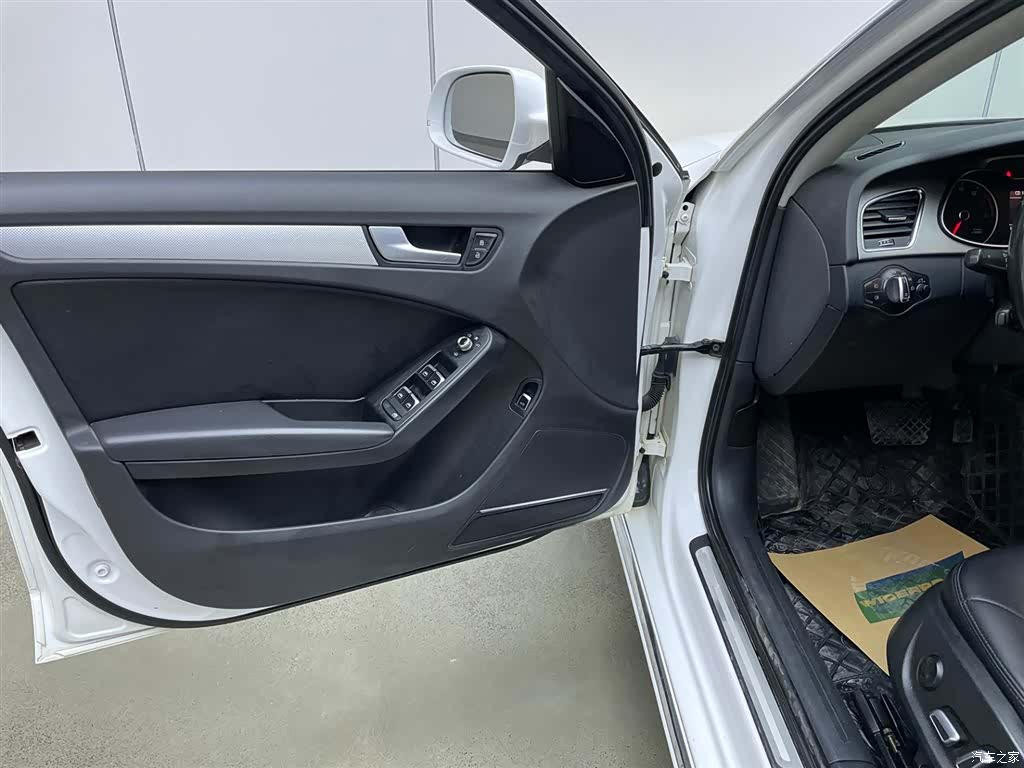 Audi A4L, 2015 11
