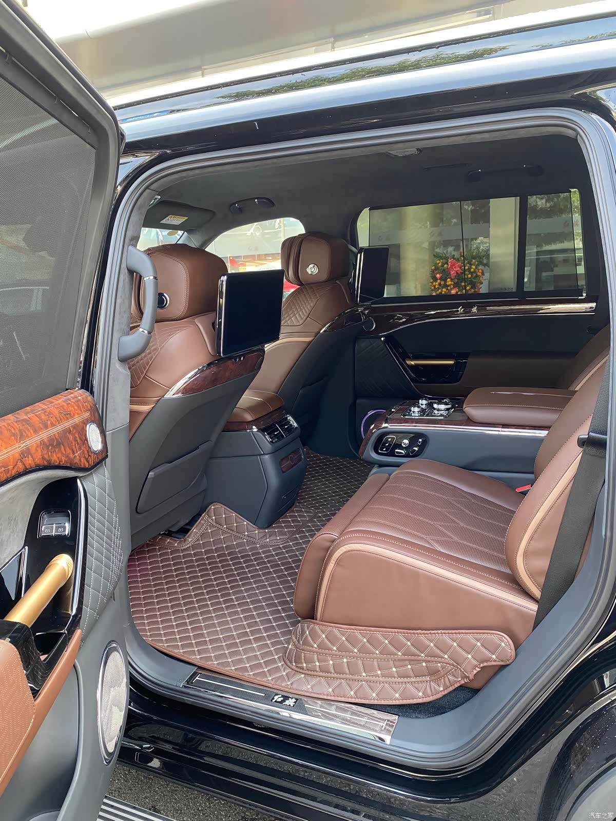 Hongqi 4, 2026 14