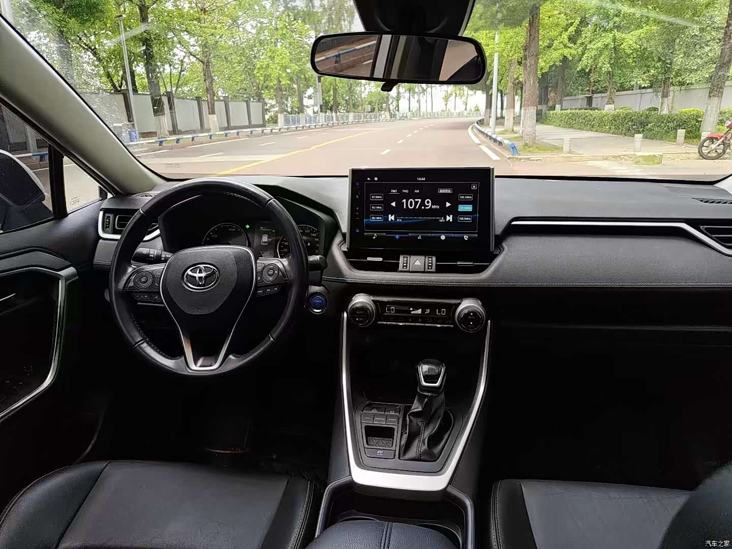 Toyota Wildlander, 2022 все фото