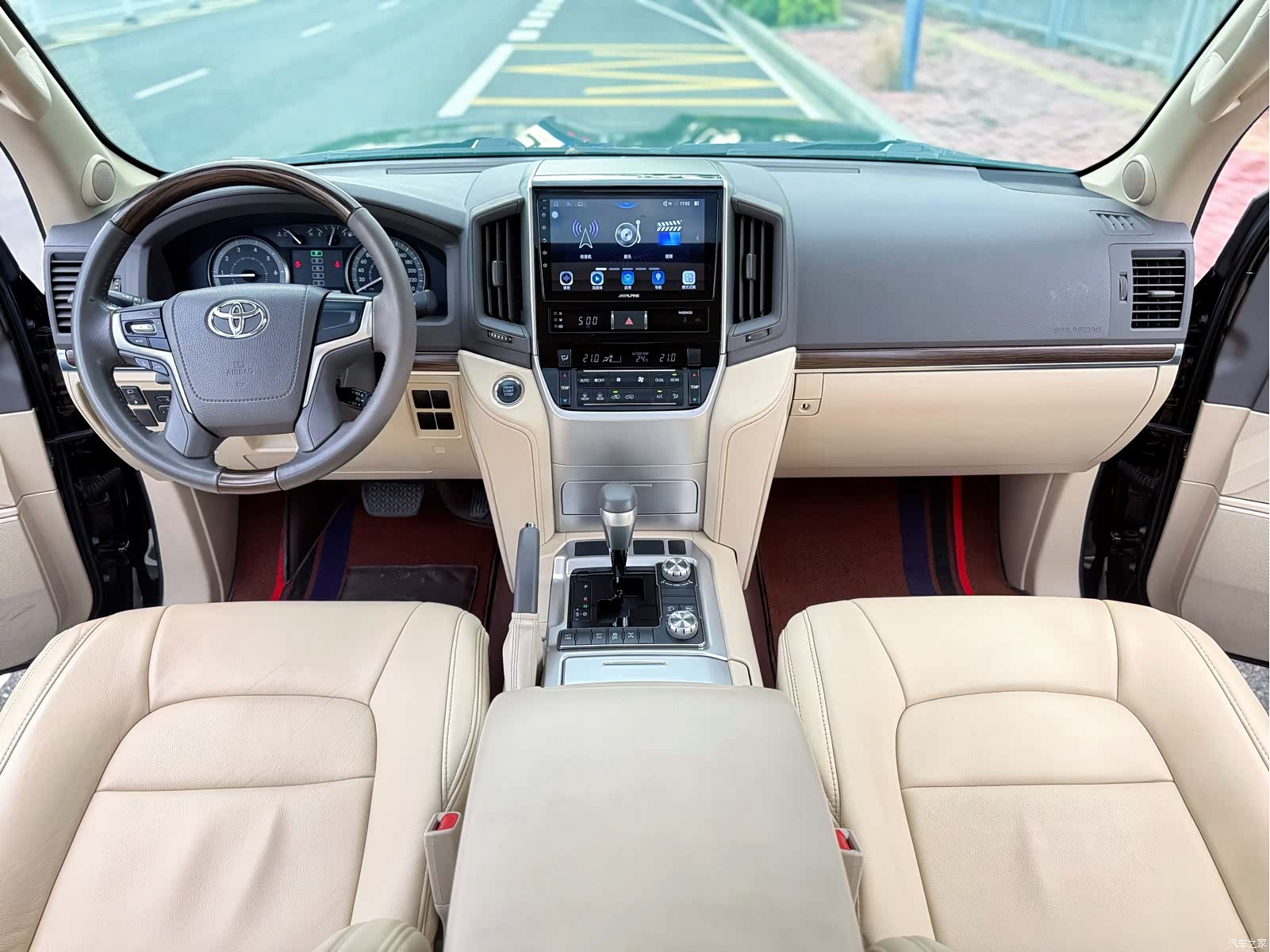 Toyota Land Cruiser, 2019 8