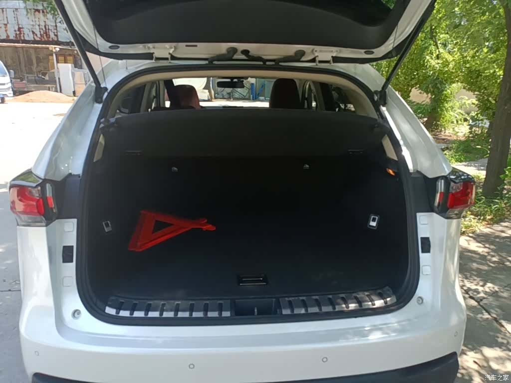 Lexus NX, 2015 19