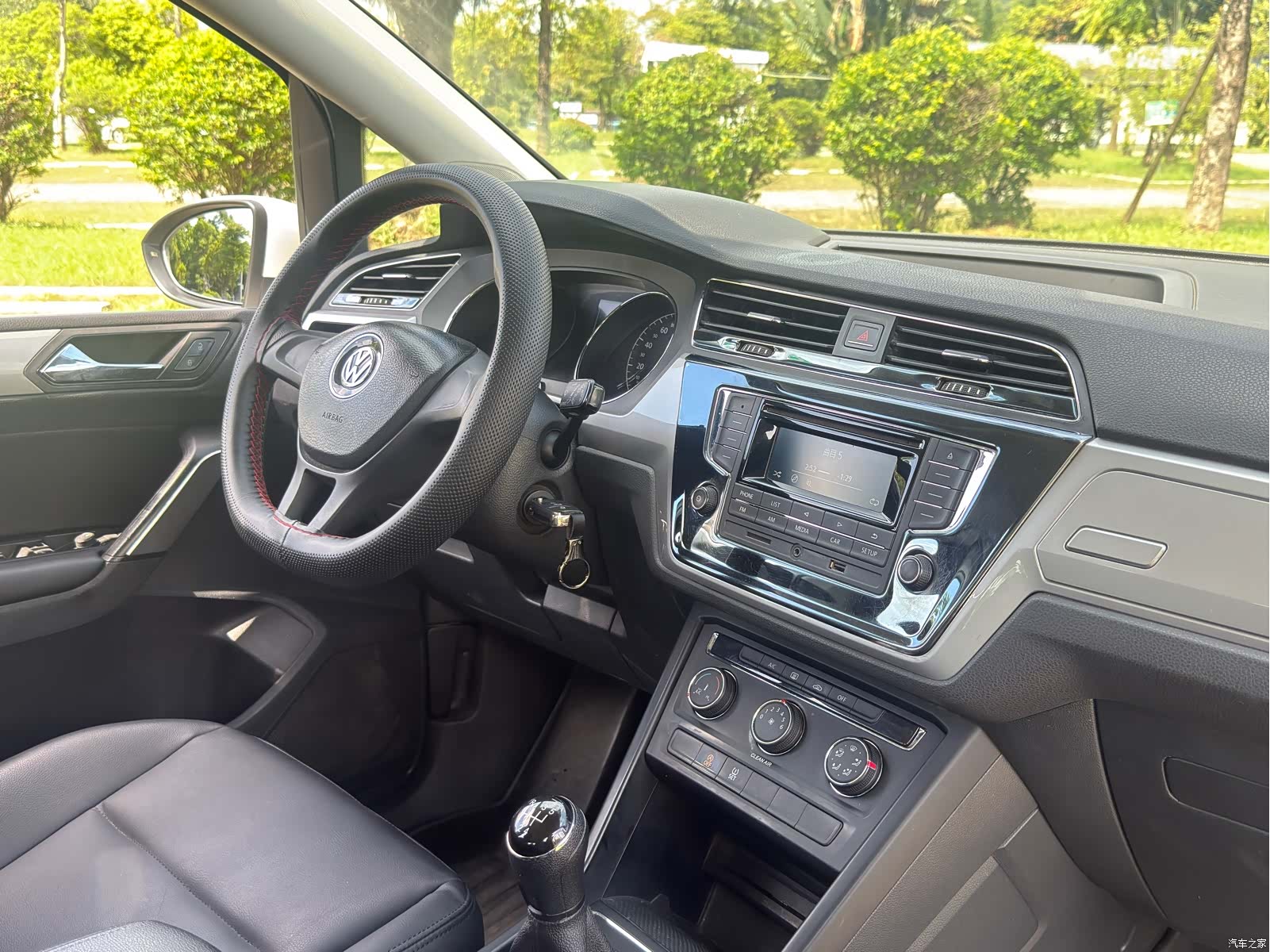 Volkswagen L, 2017 15
