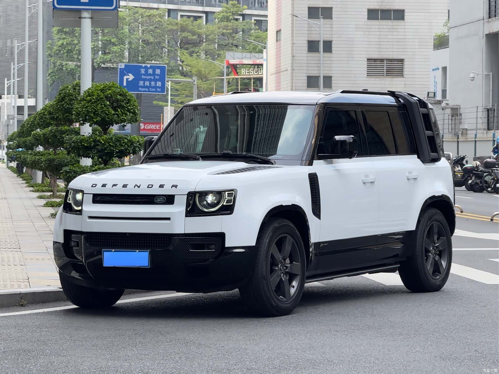 Land Rover Defender, 2021 1