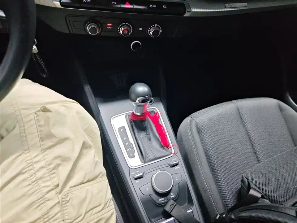 Audi Q2L Audi Q2L