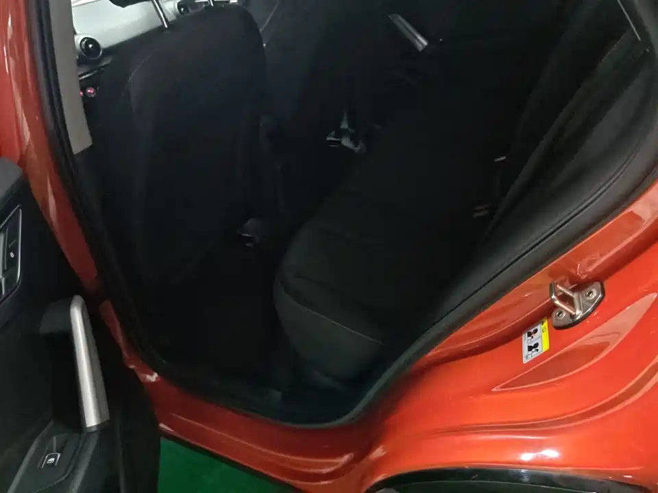 Audi Q2L Audi Q2L