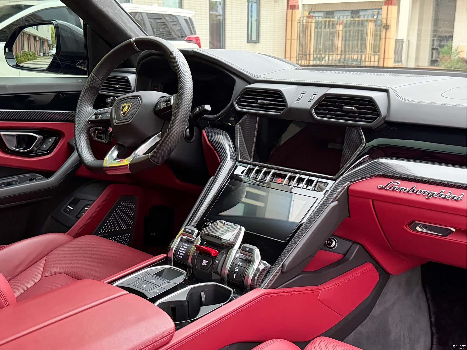 Lamborghini Urus, 2020 все фото