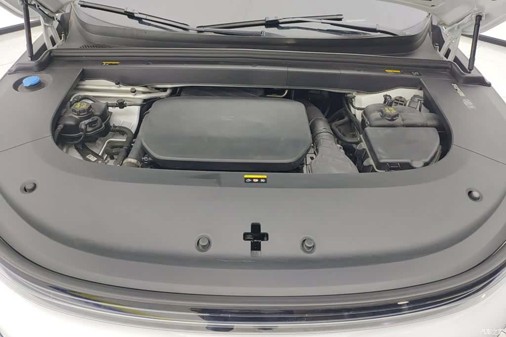 Li Auto L6, 2024 10