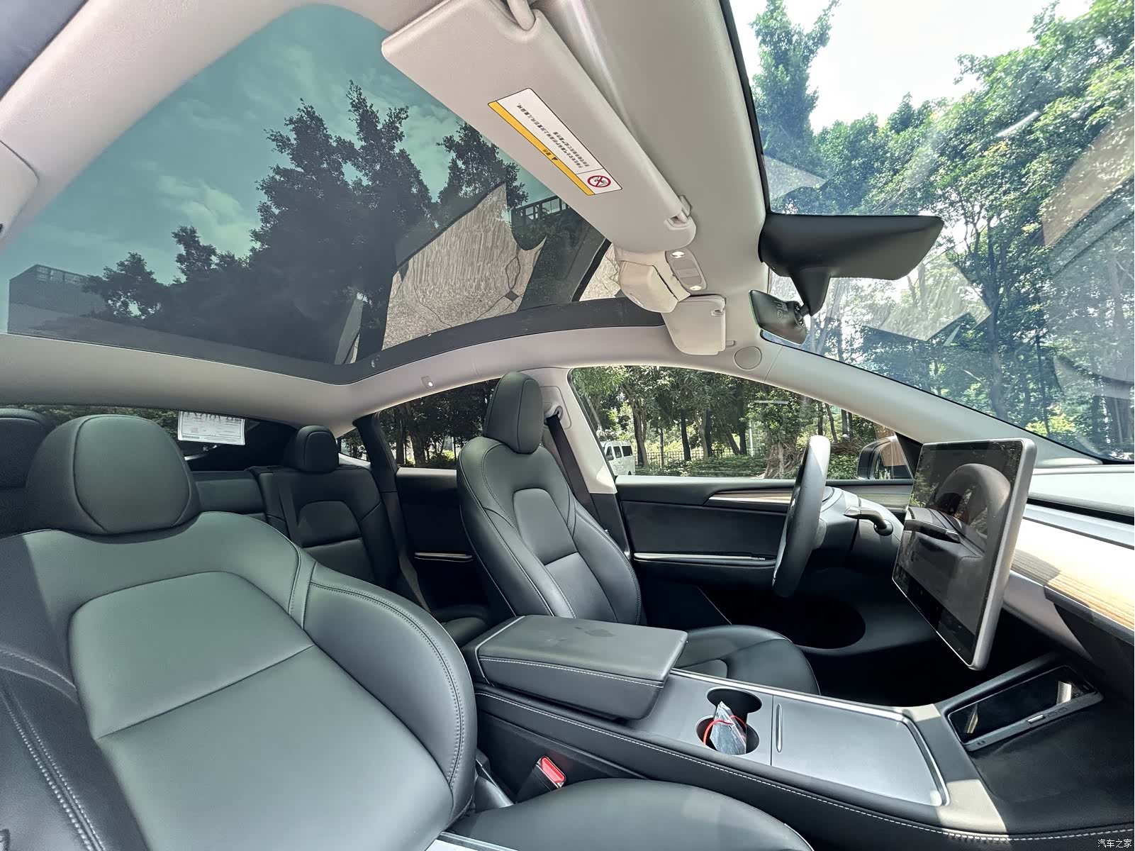 Tesla Model Y, 2022 14